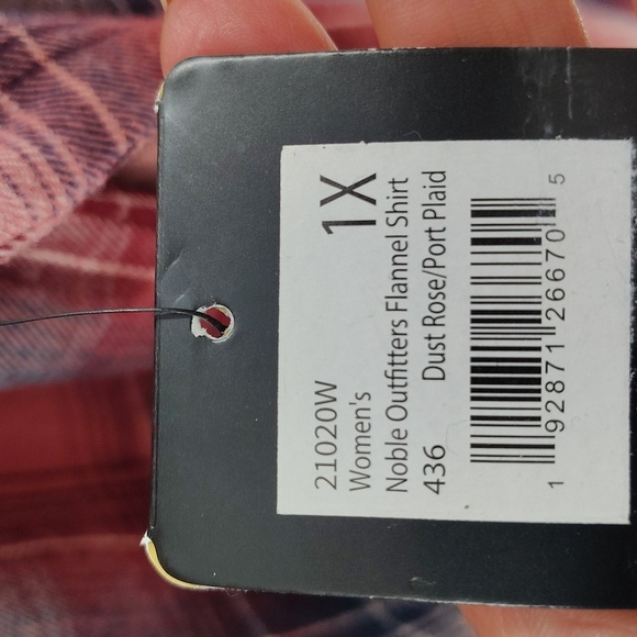 Noble Outfitters Button Down Flannel Size 1X Pink Blue Plaid NWT - Picture 3 of 5